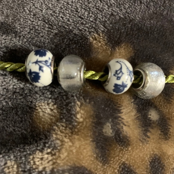 Charms - Picture 4 of 4